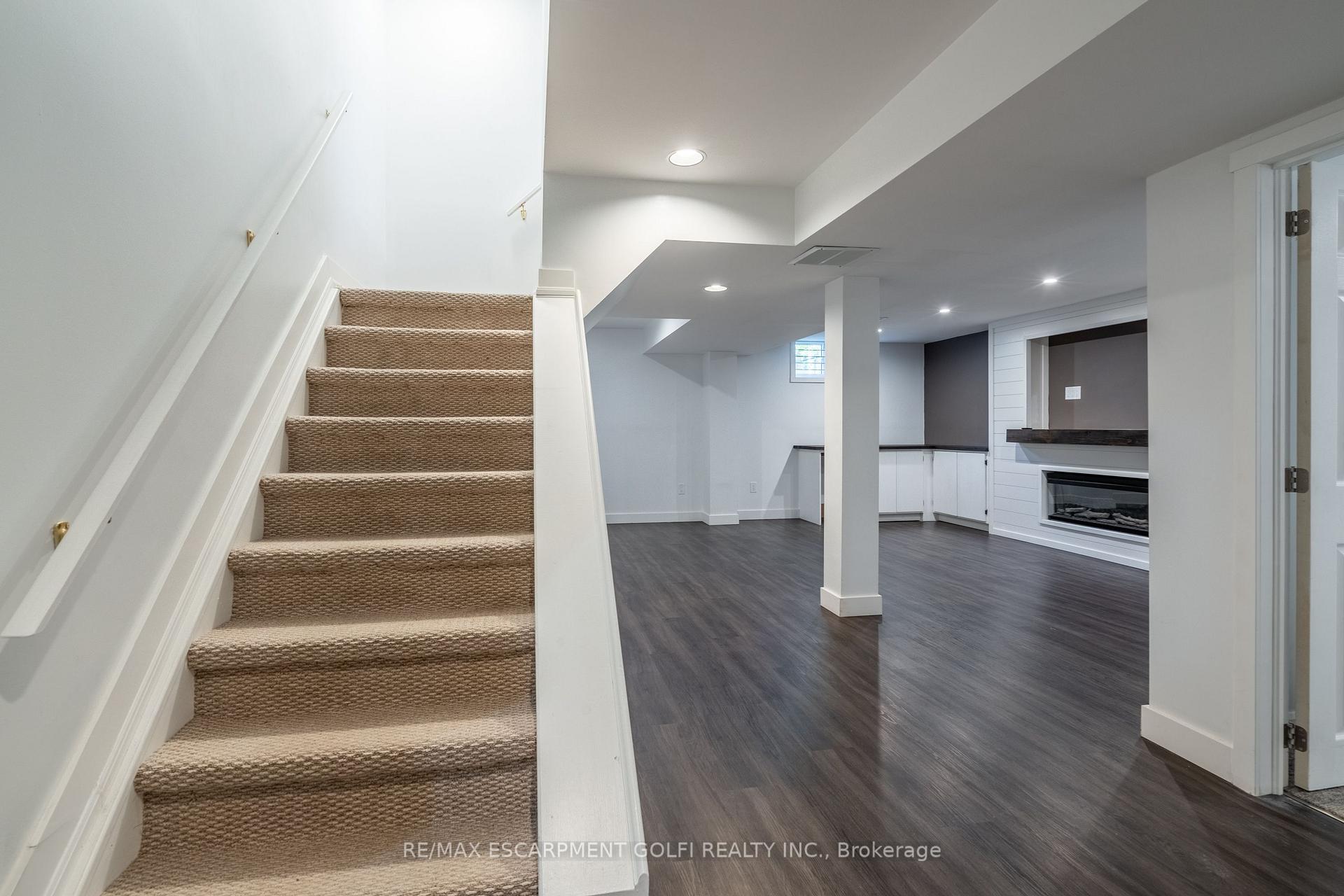 Photo 28 of 305 Woodland Drive, Hamilton, Ancaster — HOMEH