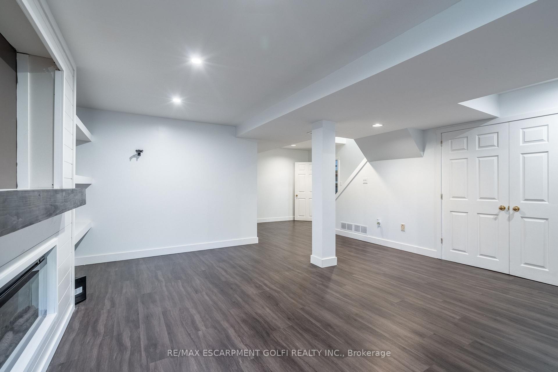 Photo 30 of 305 Woodland Drive, Hamilton, Ancaster — HOMEH