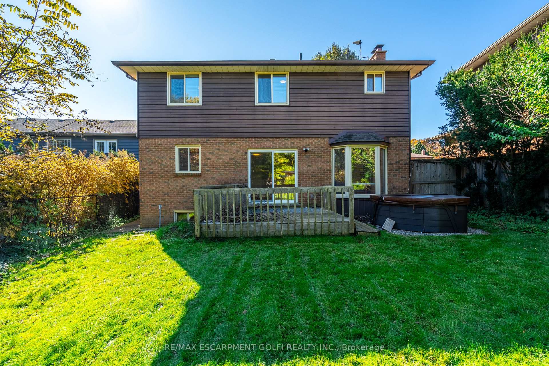 Photo 31 of 305 Woodland Drive, Hamilton, Ancaster — HOMEH