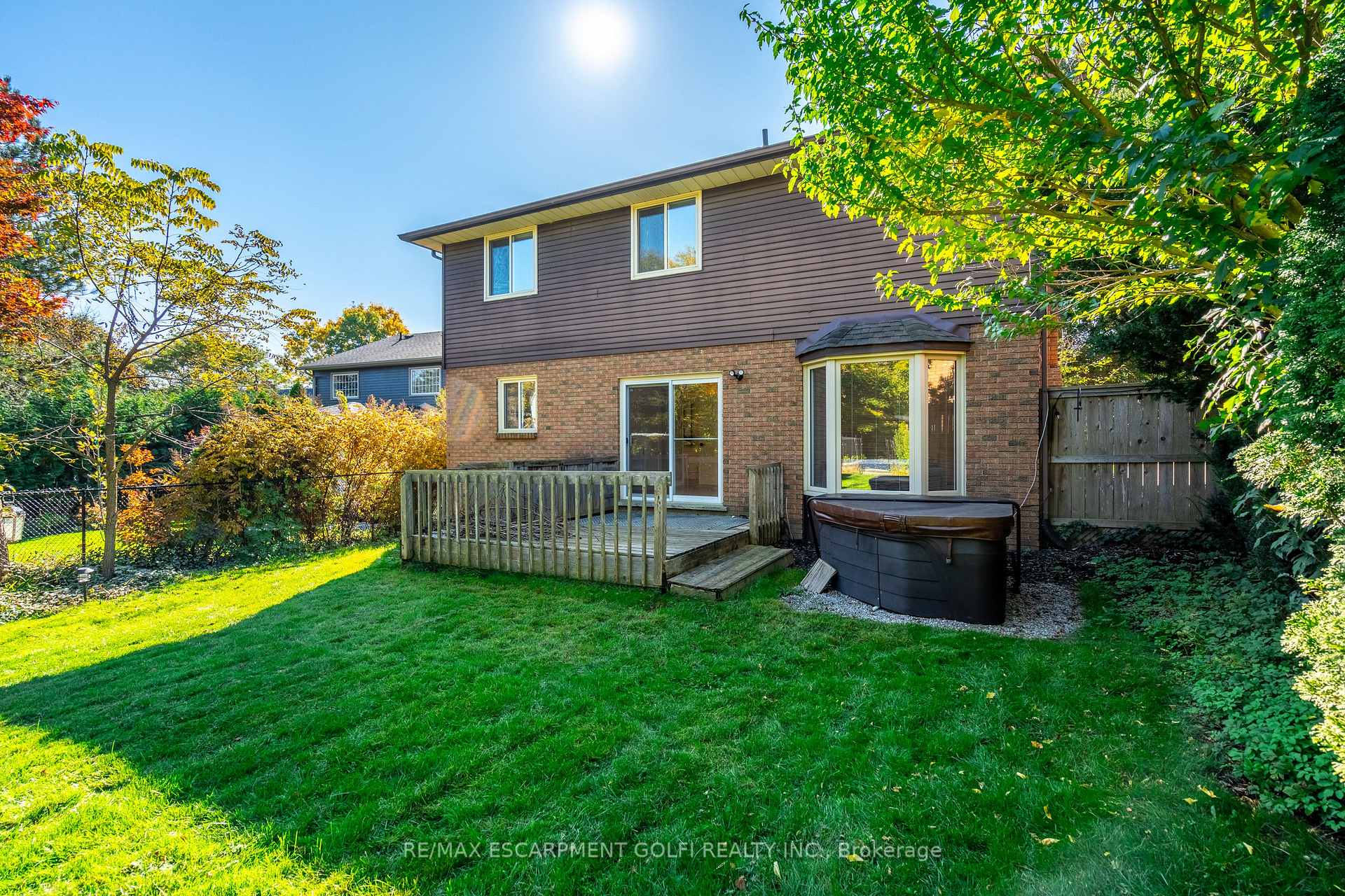 Photo 32 of 305 Woodland Drive, Hamilton, Ancaster — HOMEH