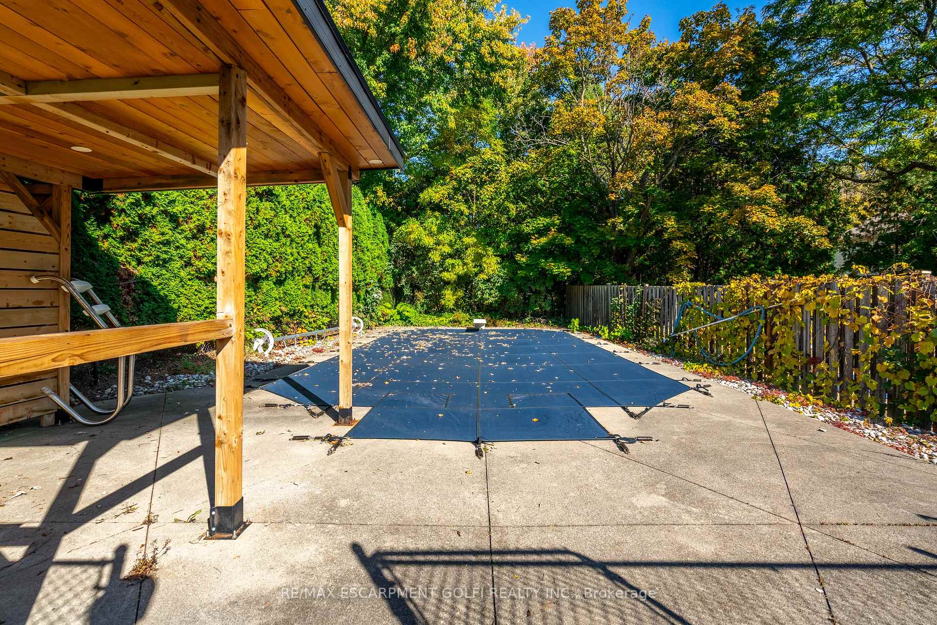 Photo 35 of 305 Woodland Drive, Hamilton, Ancaster — HOMEH
