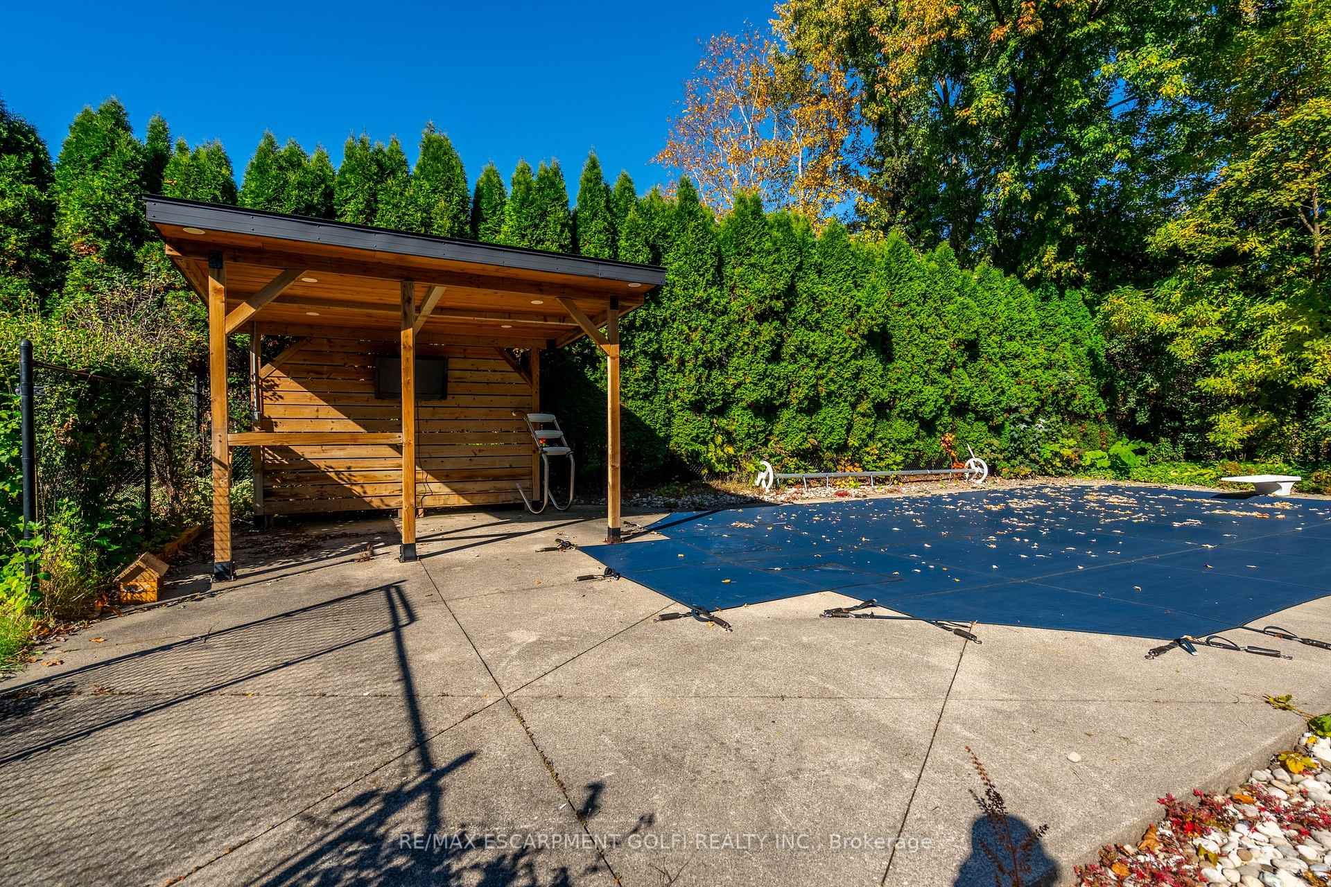 Photo 36 of 305 Woodland Drive, Hamilton, Ancaster — HOMEH
