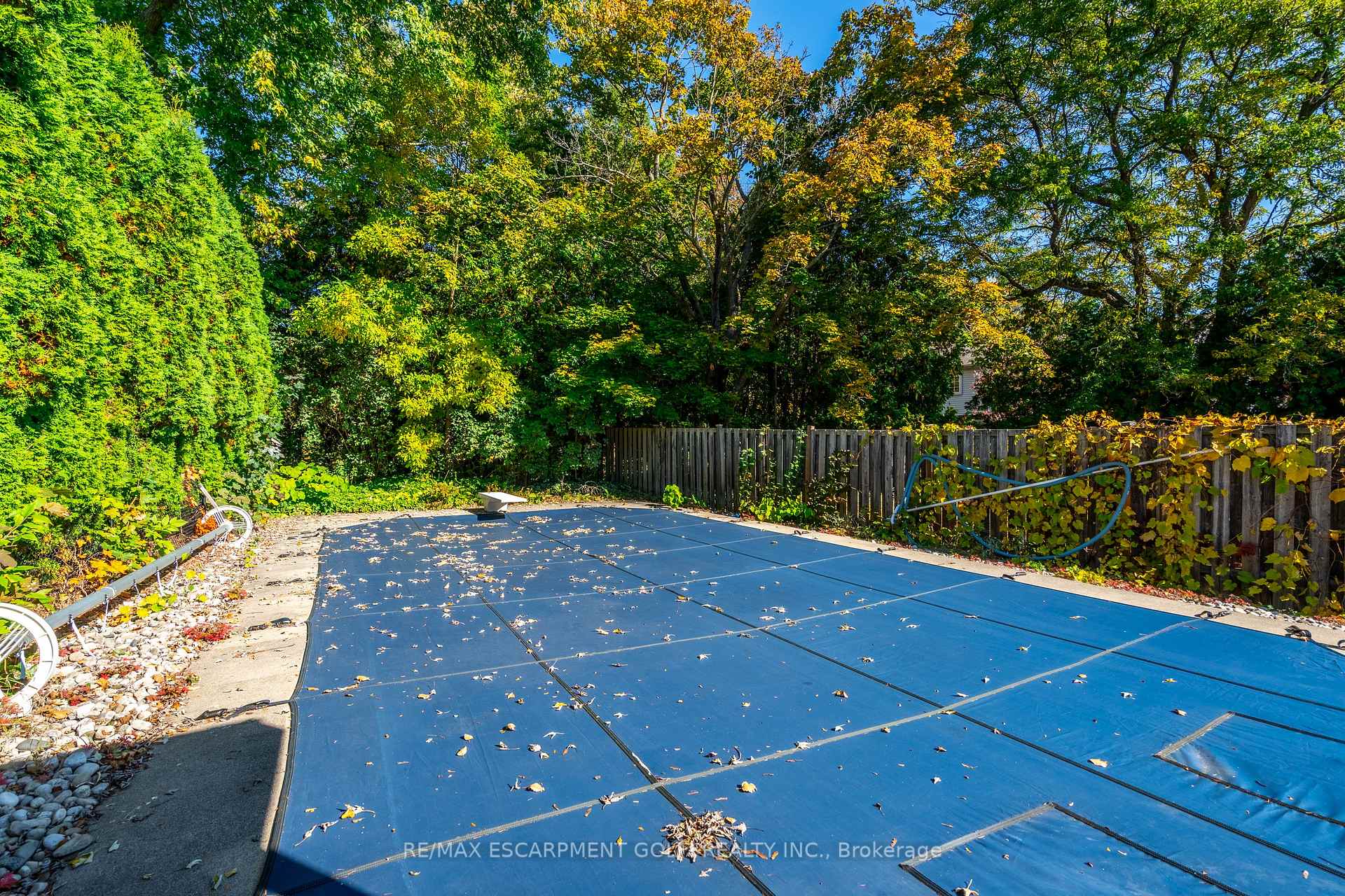 Photo 37 of 305 Woodland Drive, Hamilton, Ancaster — HOMEH