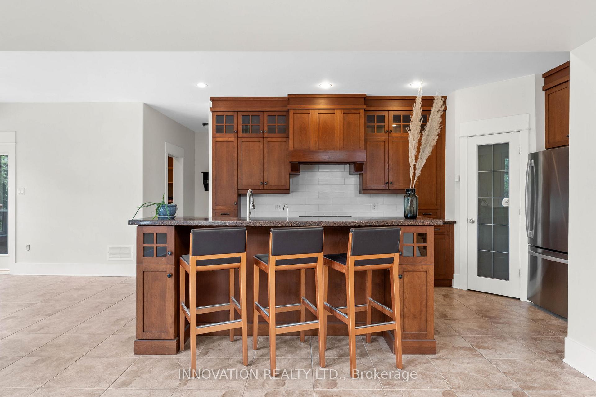 Photo 5 of 199 Blackberry Way, Ottawa, Dunrobin Shores — HOMEH