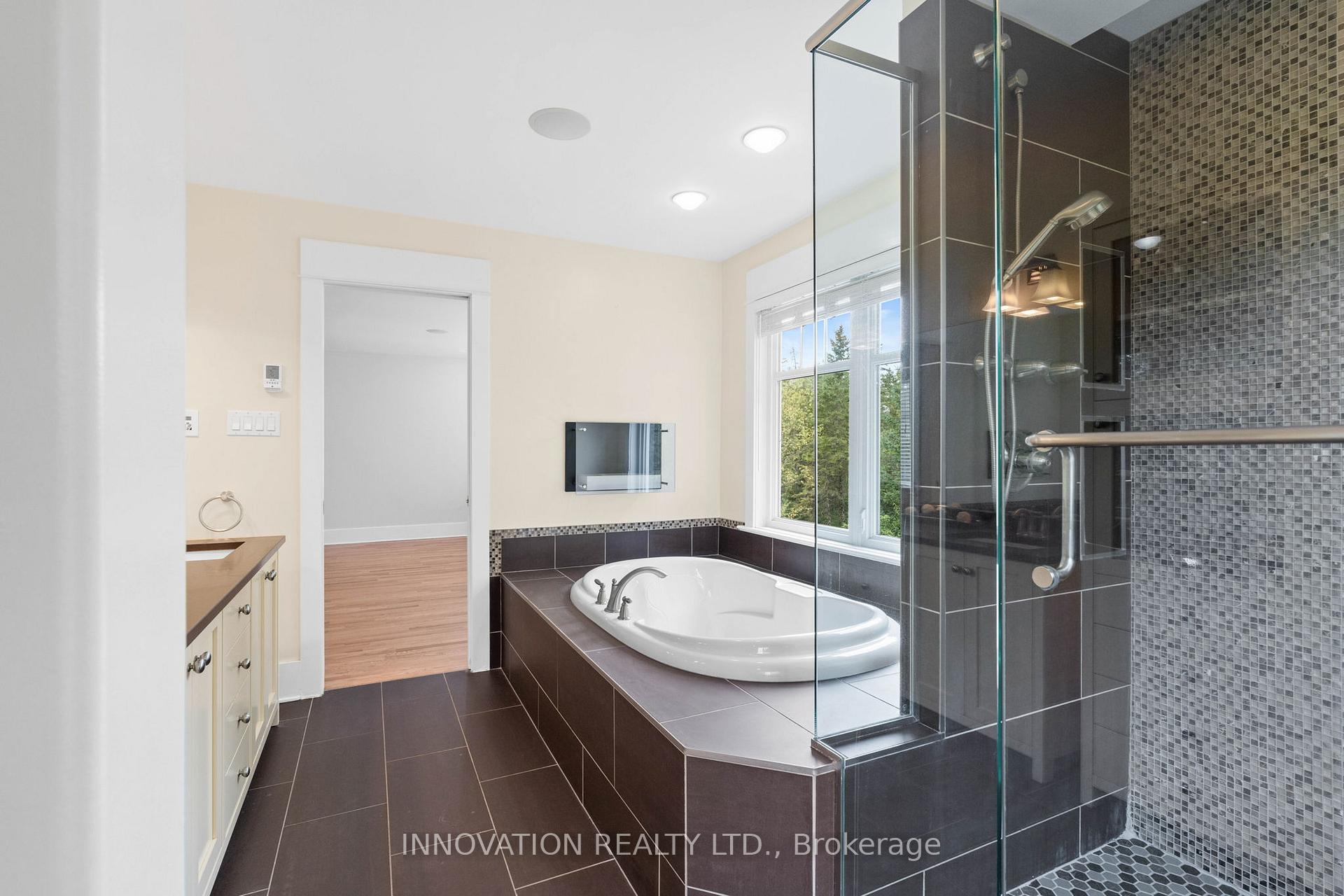 Photo 18 of 199 Blackberry Way, Ottawa, Dunrobin Shores — HOMEH