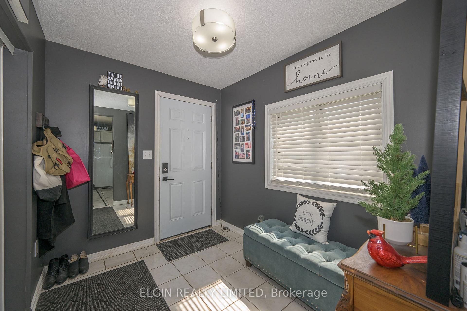 Photo 4 of 27 Fairview Avenue, St. Thomas — HOMEH