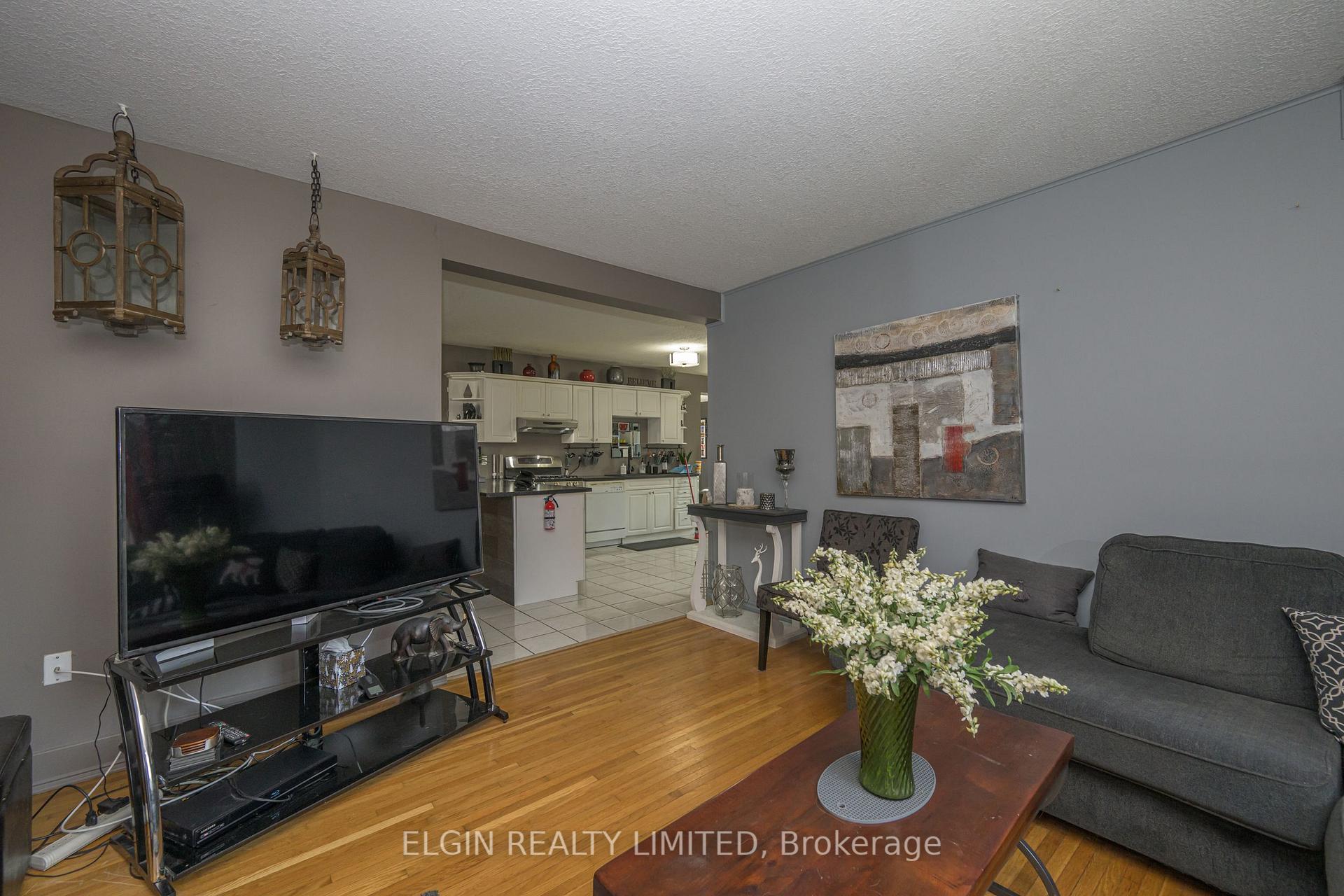 Photo 5 of 27 Fairview Avenue, St. Thomas — HOMEH