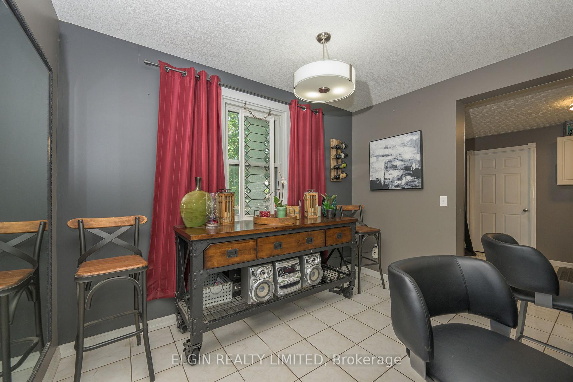 Photo 6 of 27 Fairview Avenue, St. Thomas — HOMEH