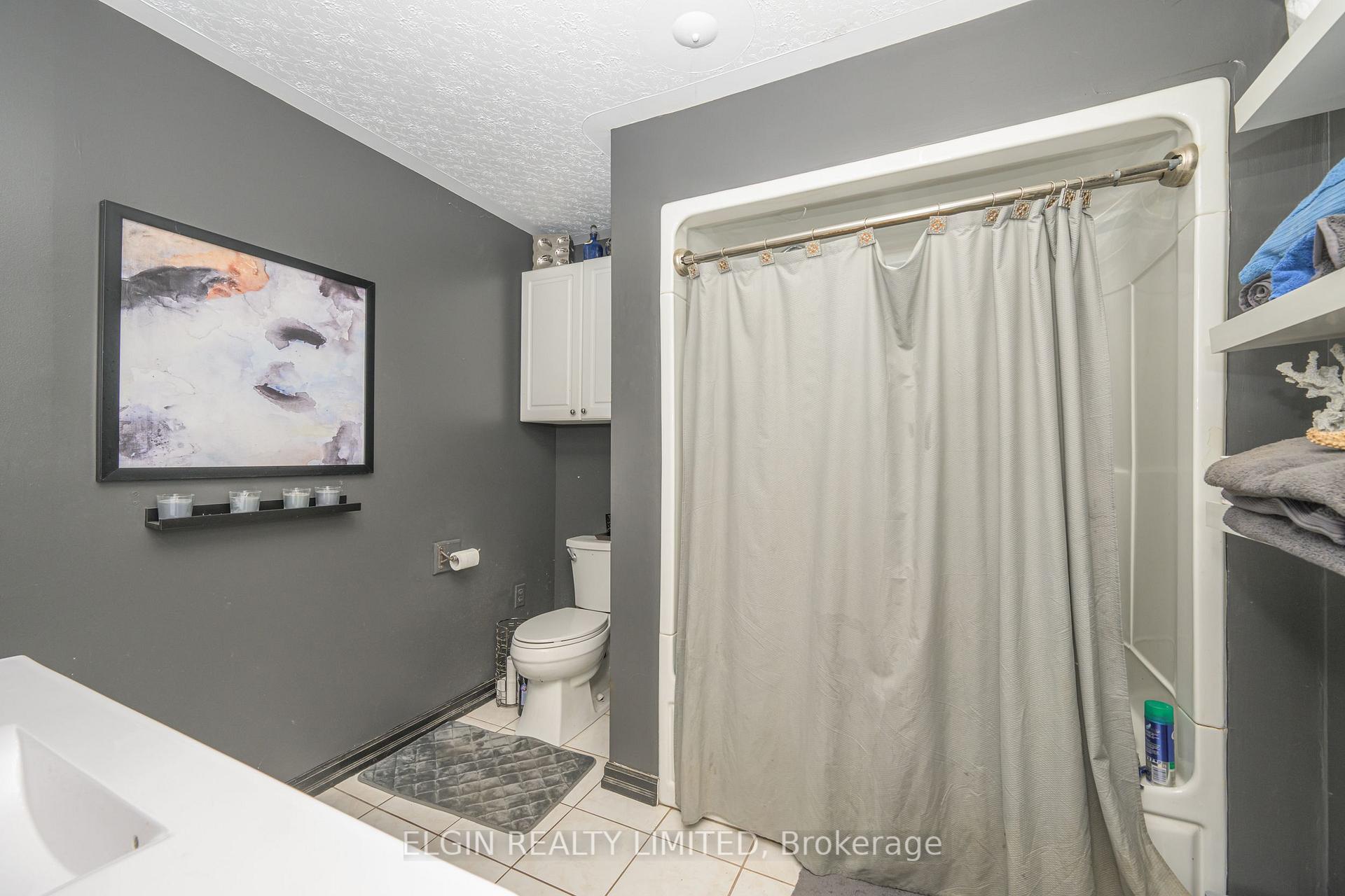 Photo 8 of 27 Fairview Avenue, St. Thomas — HOMEH