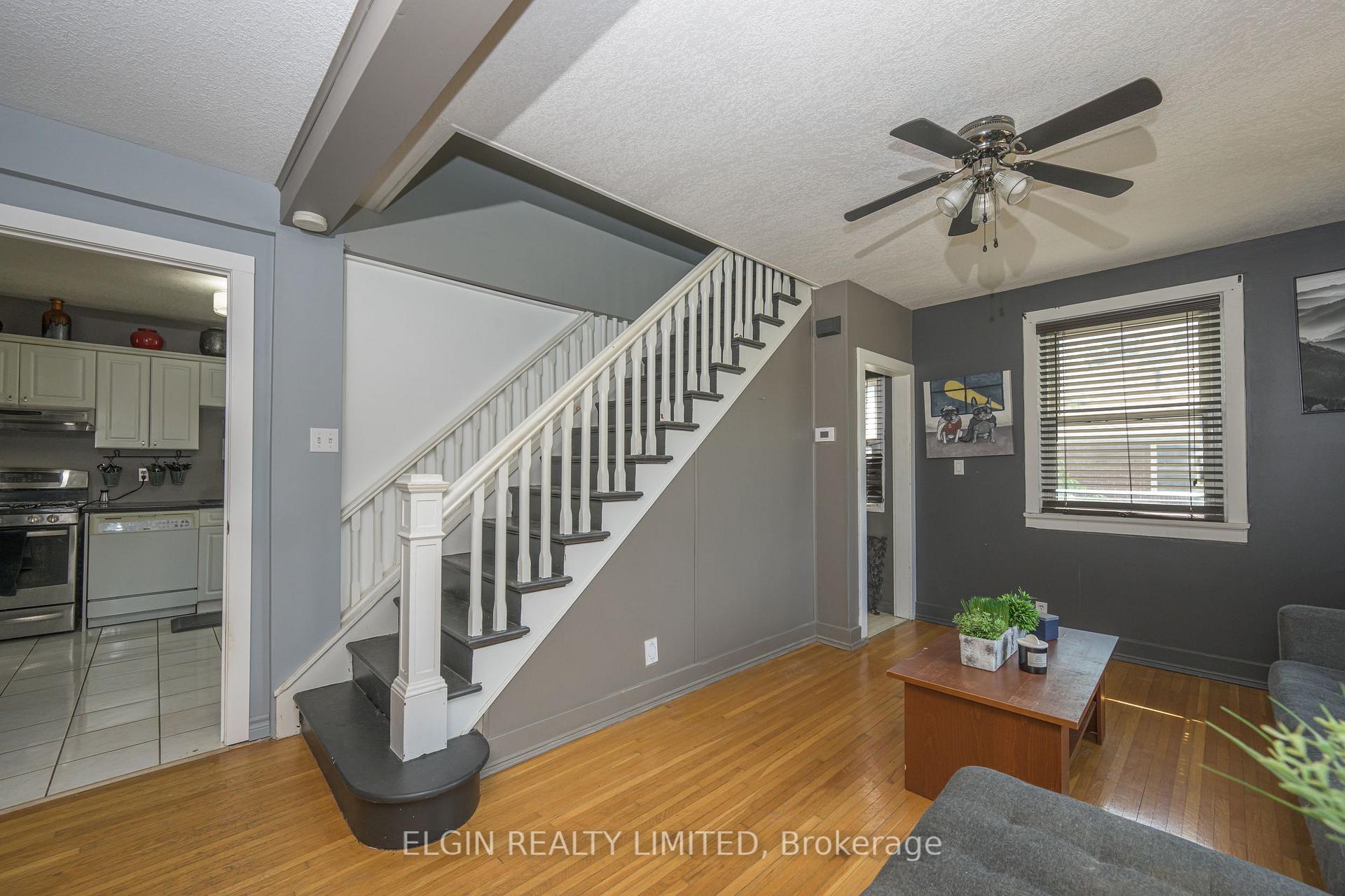 Photo 11 of 27 Fairview Avenue, St. Thomas — HOMEH