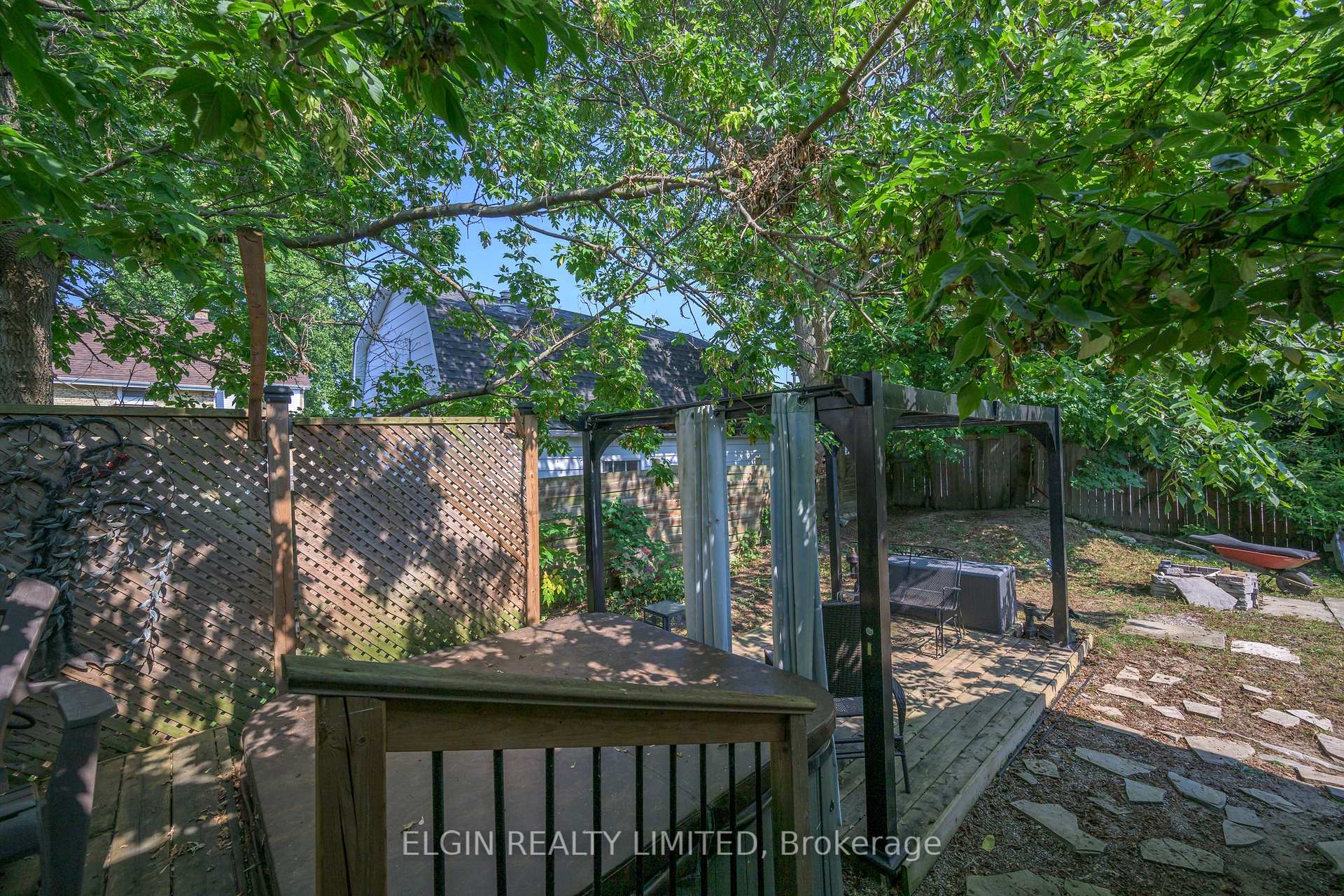 Photo 28 of 27 Fairview Avenue, St. Thomas — HOMEH