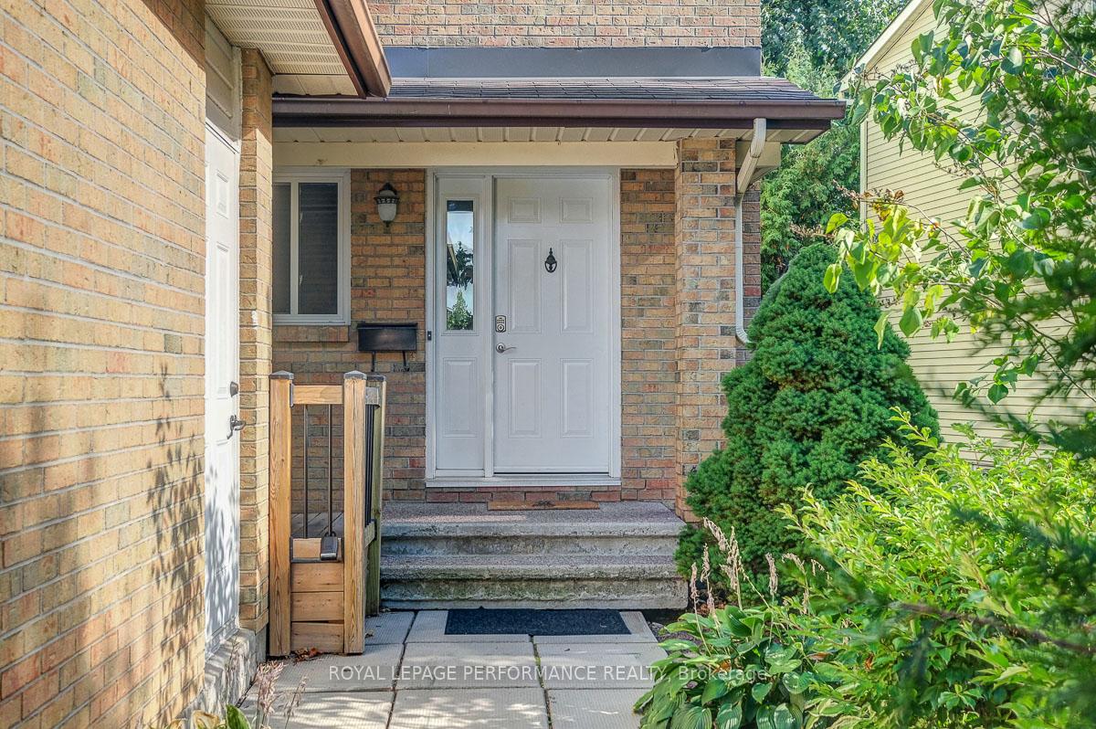 Photo 15 of 114 Four Seasons Drive, Ottawa, Borden Farm/Stewart Farm/Carleton Heights/Parkwood Hills — HOMEH