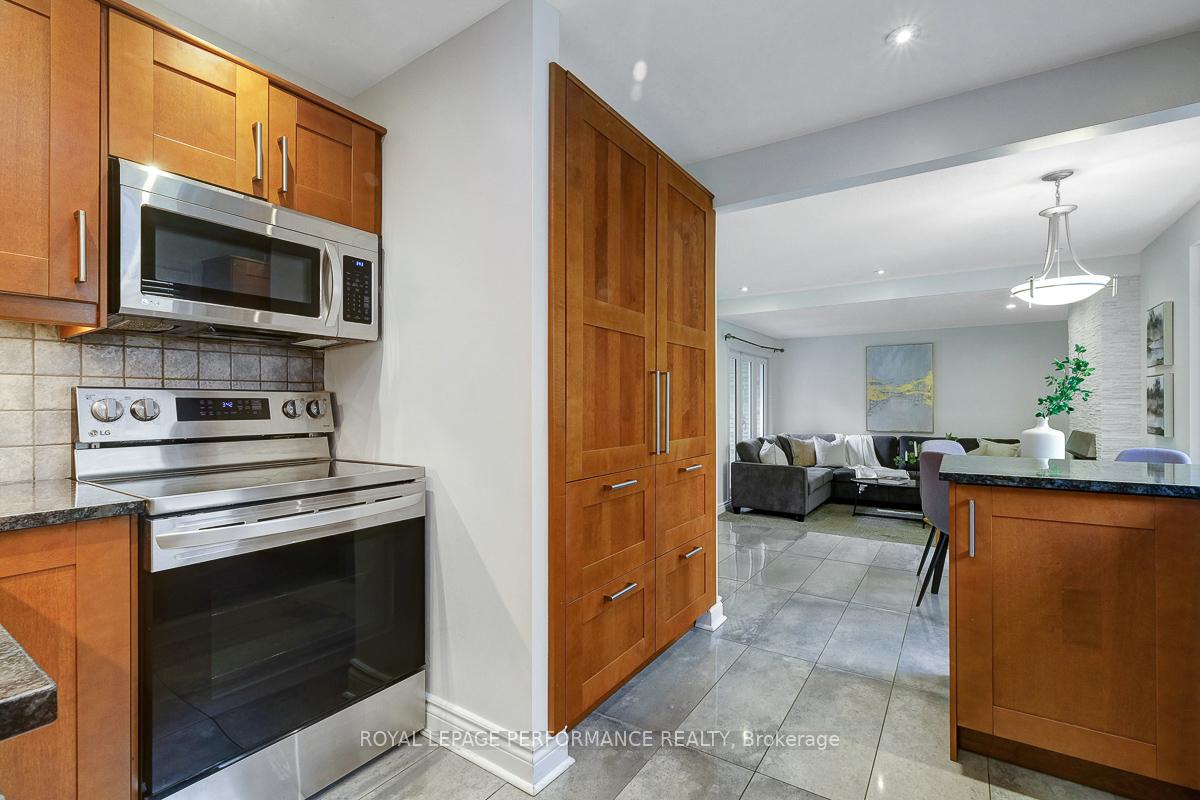 Photo 17 of 114 Four Seasons Drive, Ottawa, Borden Farm/Stewart Farm/Carleton Heights/Parkwood Hills — HOMEH