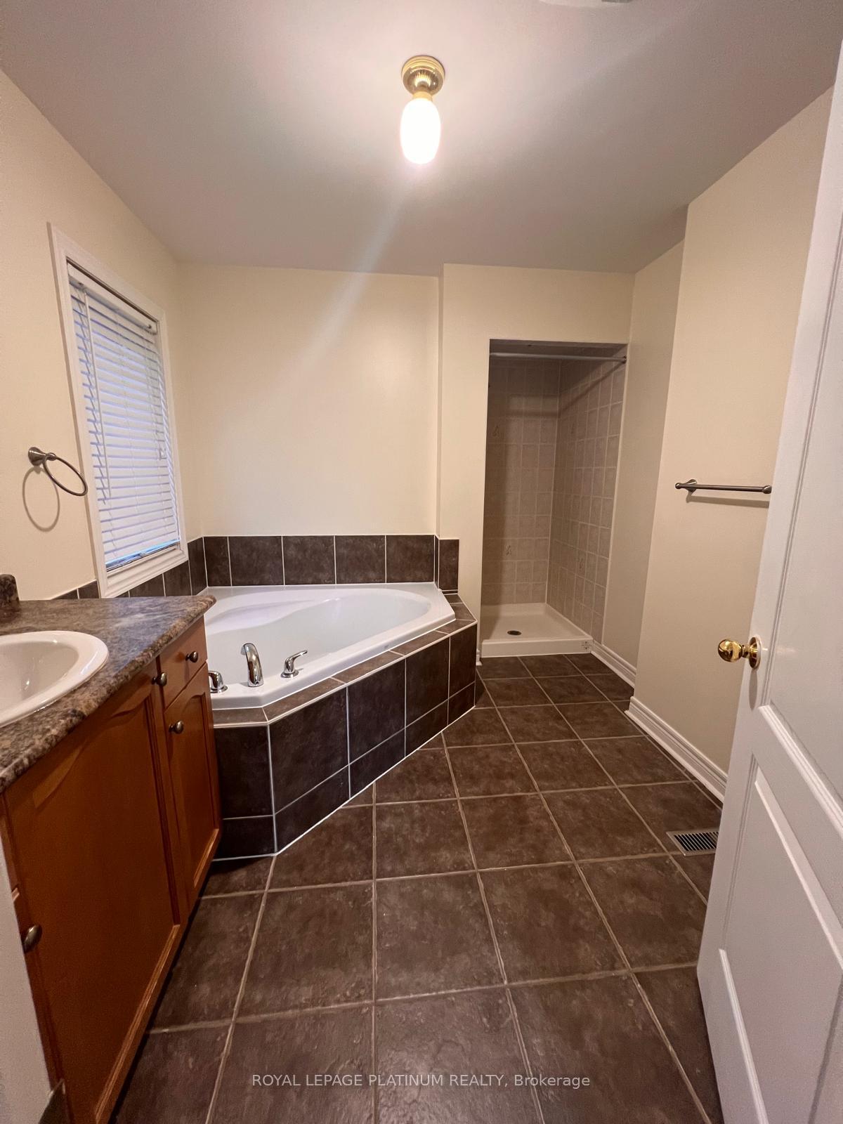 Photo 8 of 8 Rocky Point Crescent, Brampton, Madoc — HOMEH