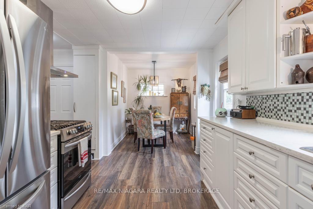 Photo 5 of 100 Arthur Street, St. Catharines, Port Weller — HOMEH