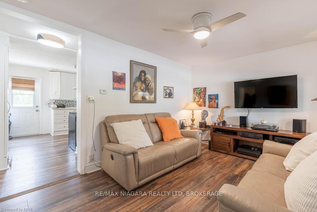 Photo 10 of 100 Arthur Street, St. Catharines, Port Weller — HOMEH