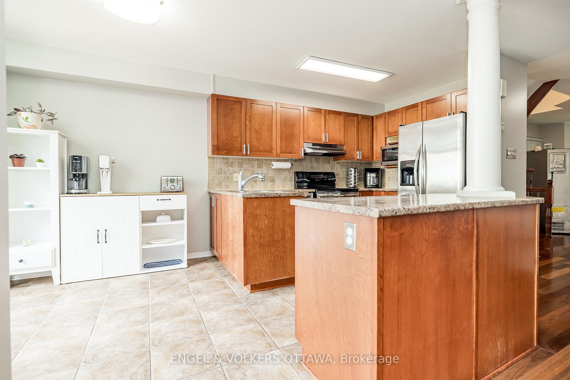 Photo 9 of 415 Citadel Crescent, Ottawa, Barrhaven - Strandherd — HOMEH