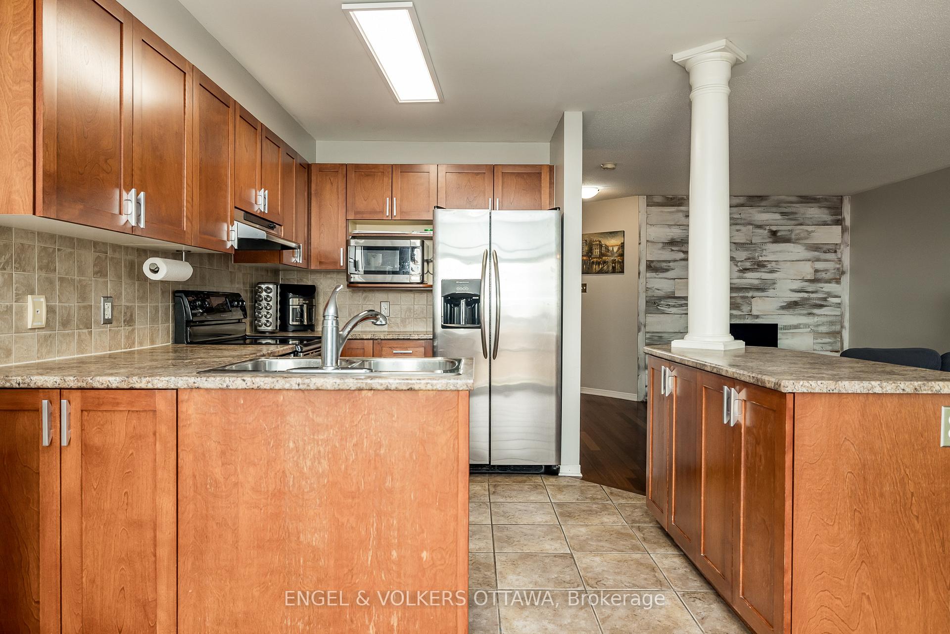 Photo 8 of 415 Citadel Crescent, Ottawa, Barrhaven - Strandherd — HOMEH