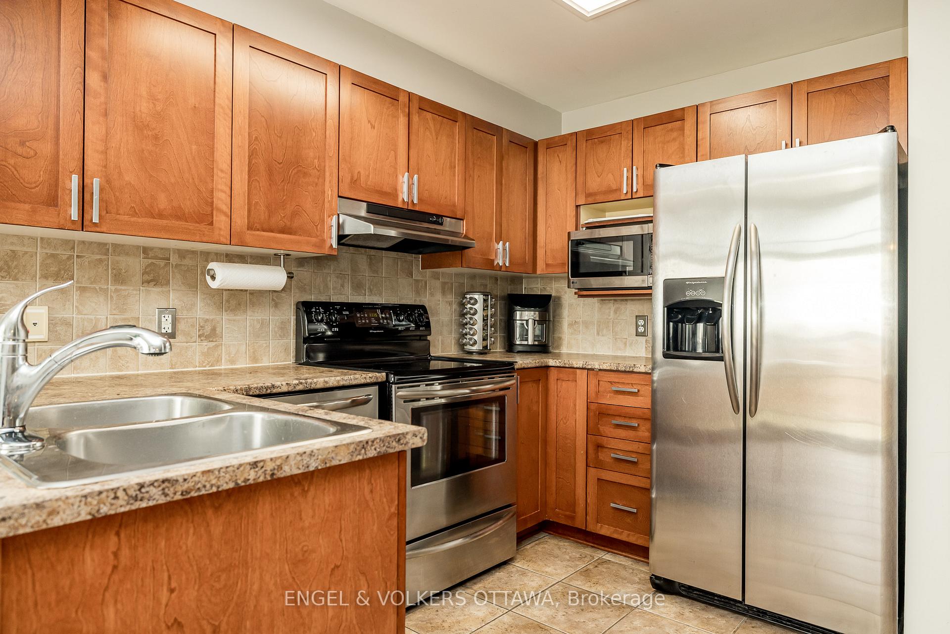 Photo 11 of 415 Citadel Crescent, Ottawa, Barrhaven - Strandherd — HOMEH