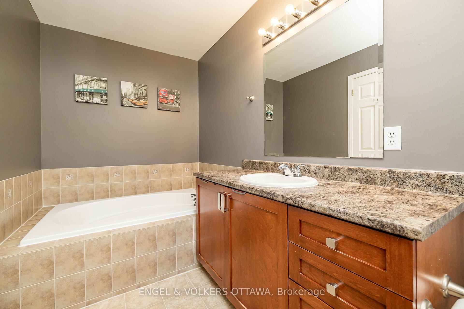 Photo 20 of 415 Citadel Crescent, Ottawa, Barrhaven - Strandherd — HOMEH