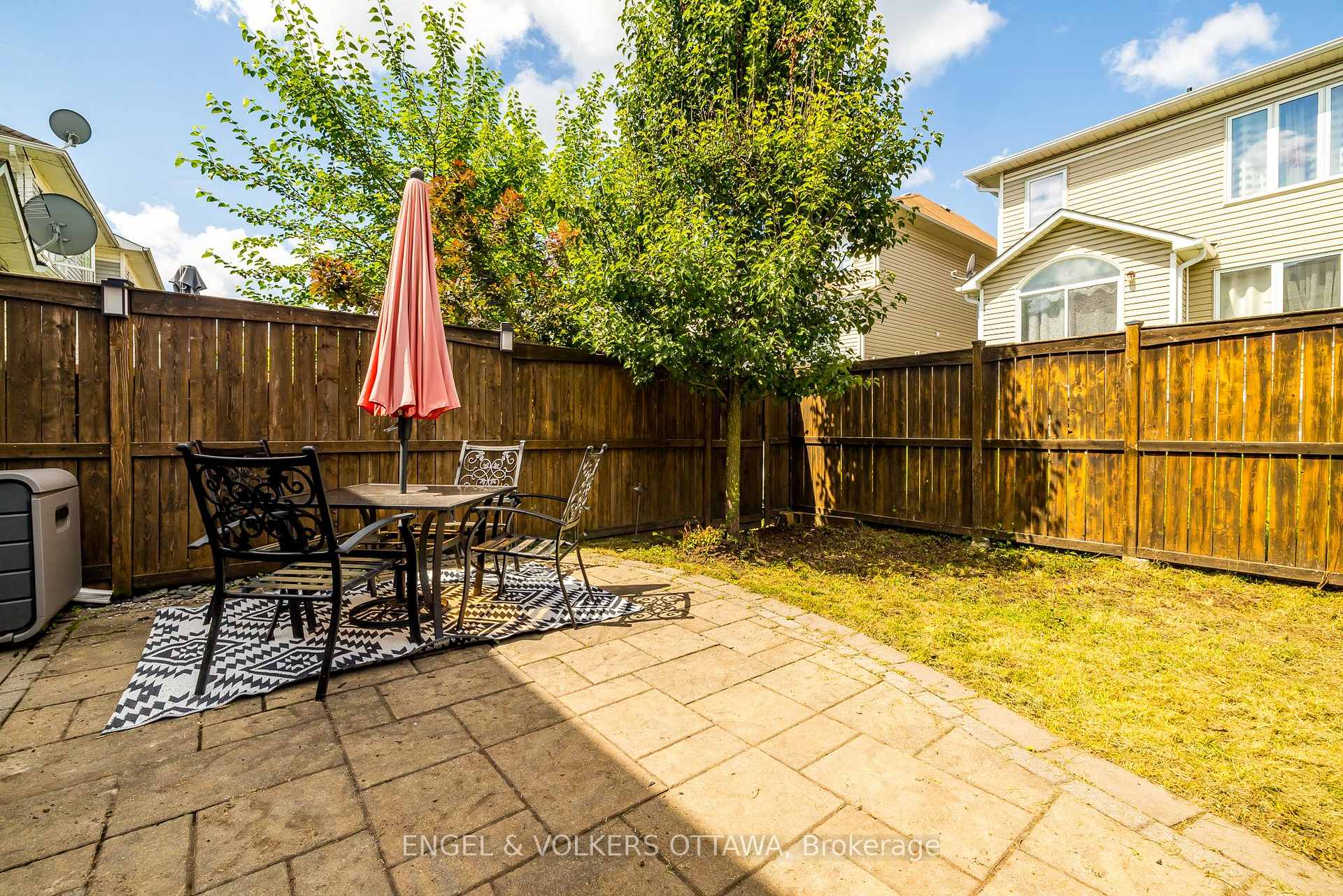 Photo 37 of 415 Citadel Crescent, Ottawa, Barrhaven - Strandherd — HOMEH