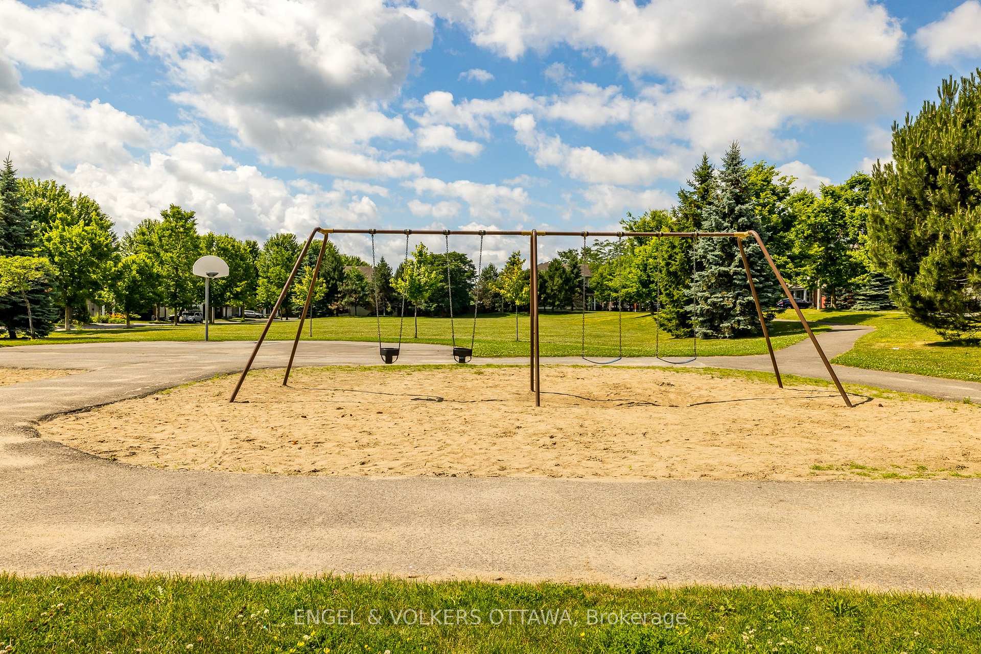 Photo 42 of 415 Citadel Crescent, Ottawa, Barrhaven - Strandherd — HOMEH
