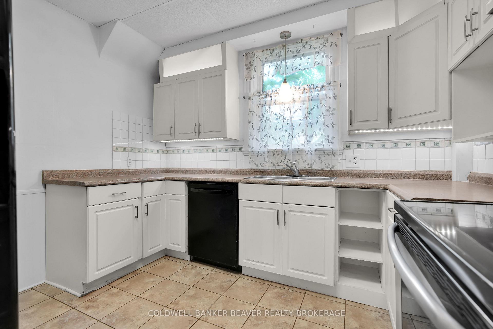 Photo 16 of 52 Kains Street, St. Thomas — HOMEH