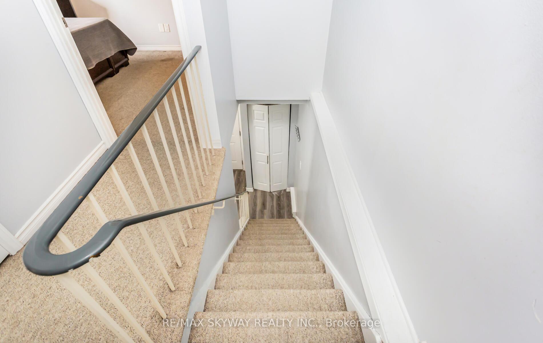 Photo 10 of 45 Hoskins Square, Brampton, Central Park — HOMEH