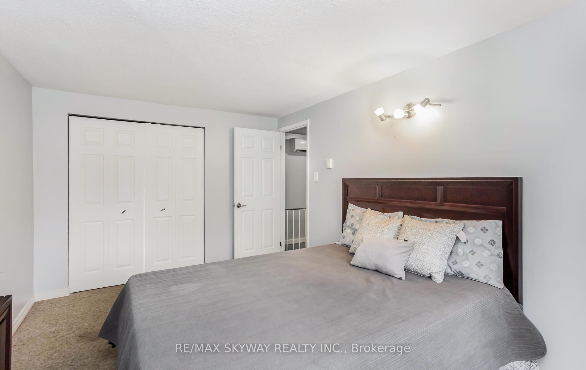 Photo 14 of 45 Hoskins Square, Brampton, Central Park — HOMEH