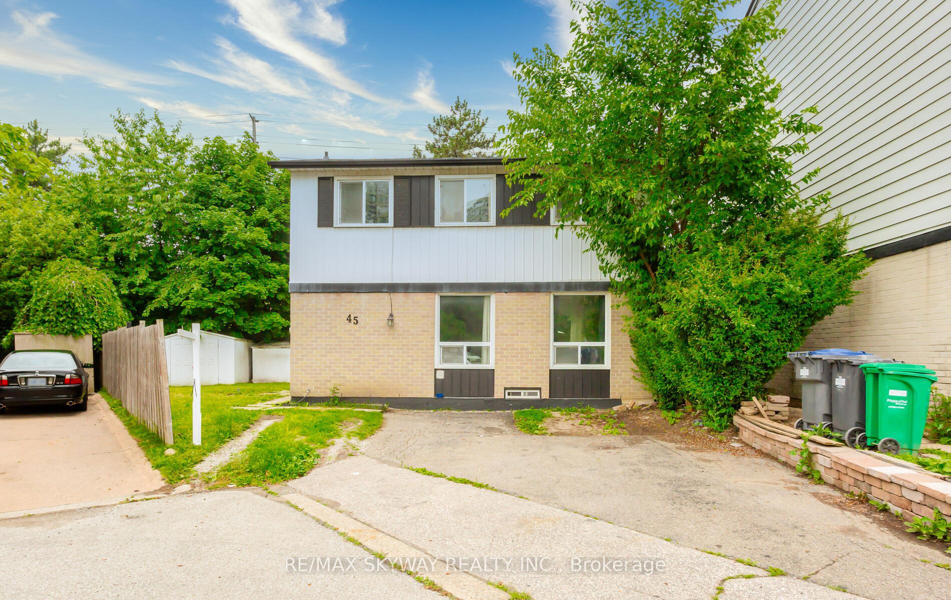 Photo 21 of 45 Hoskins Square, Brampton, Central Park — HOMEH