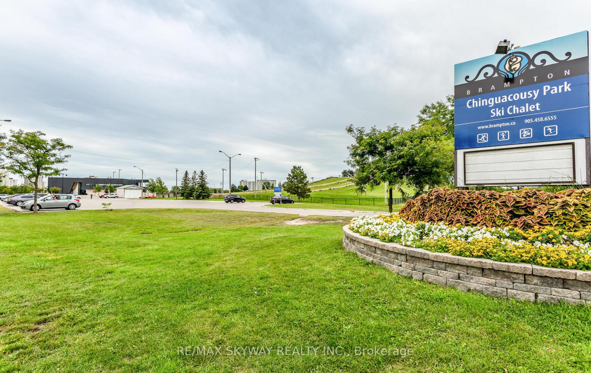 Photo 22 of 45 Hoskins Square, Brampton, Central Park — HOMEH