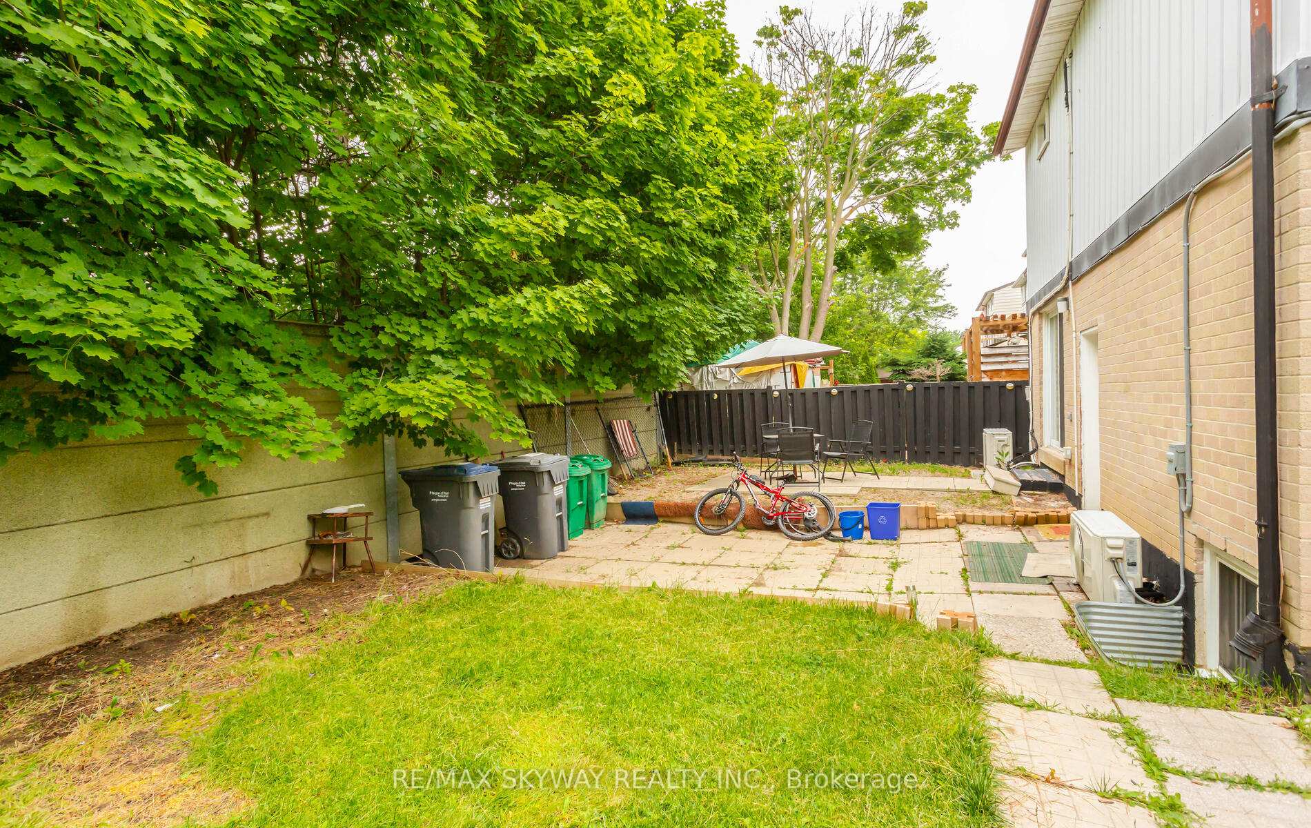 Photo 23 of 45 Hoskins Square, Brampton, Central Park — HOMEH