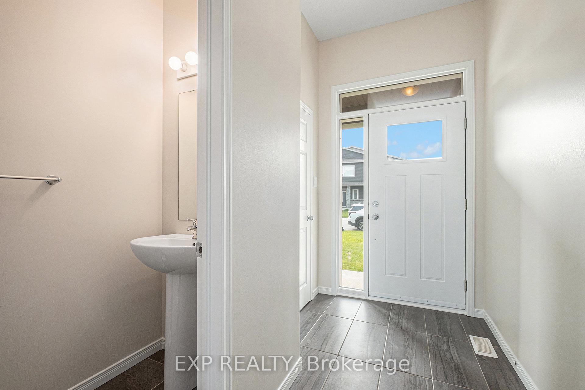 Photo 11 of 62 Riddell Street, Carleton Place — HOMEH