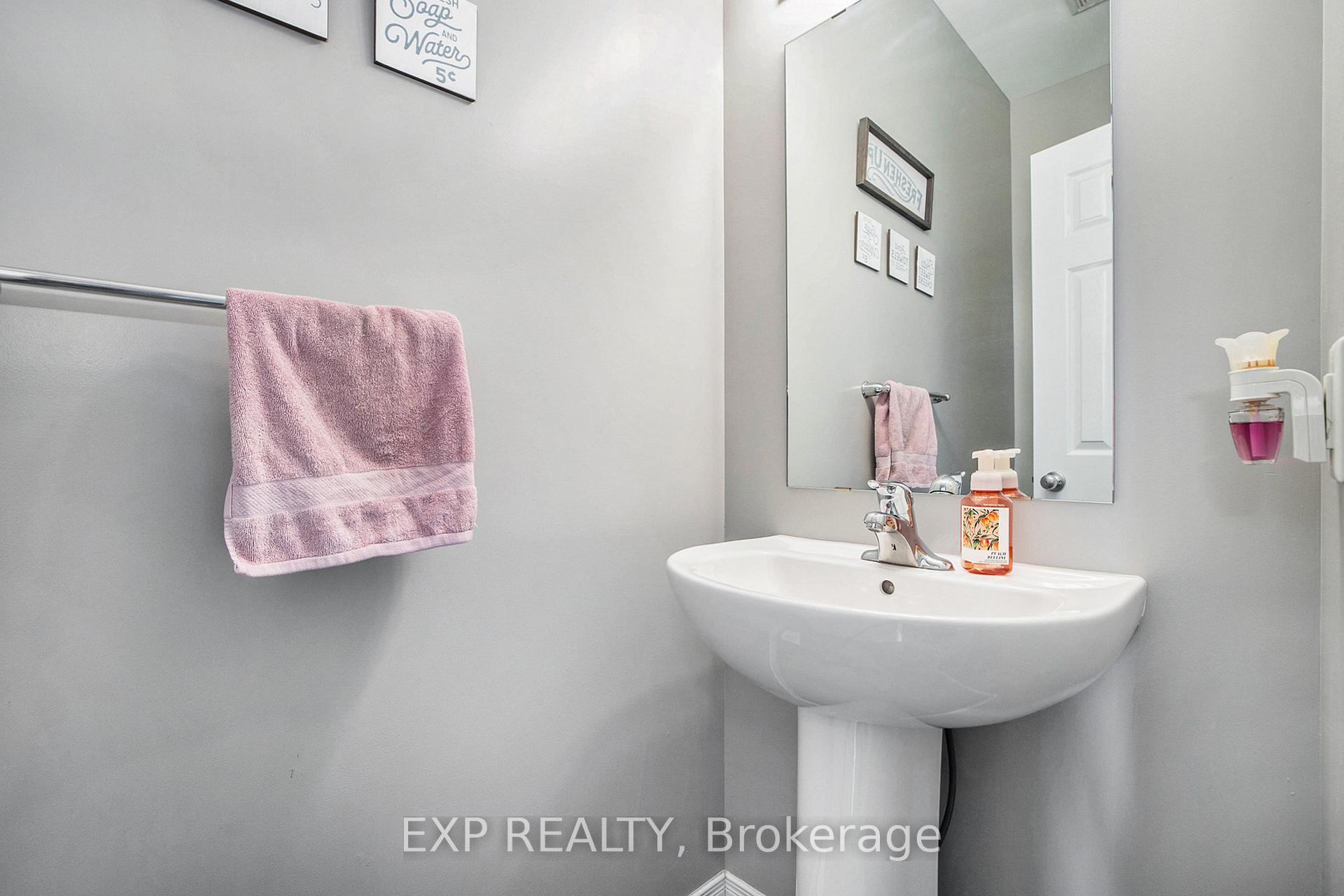 Photo 5 of 62 Riddell Street, Carleton Place — HOMEH
