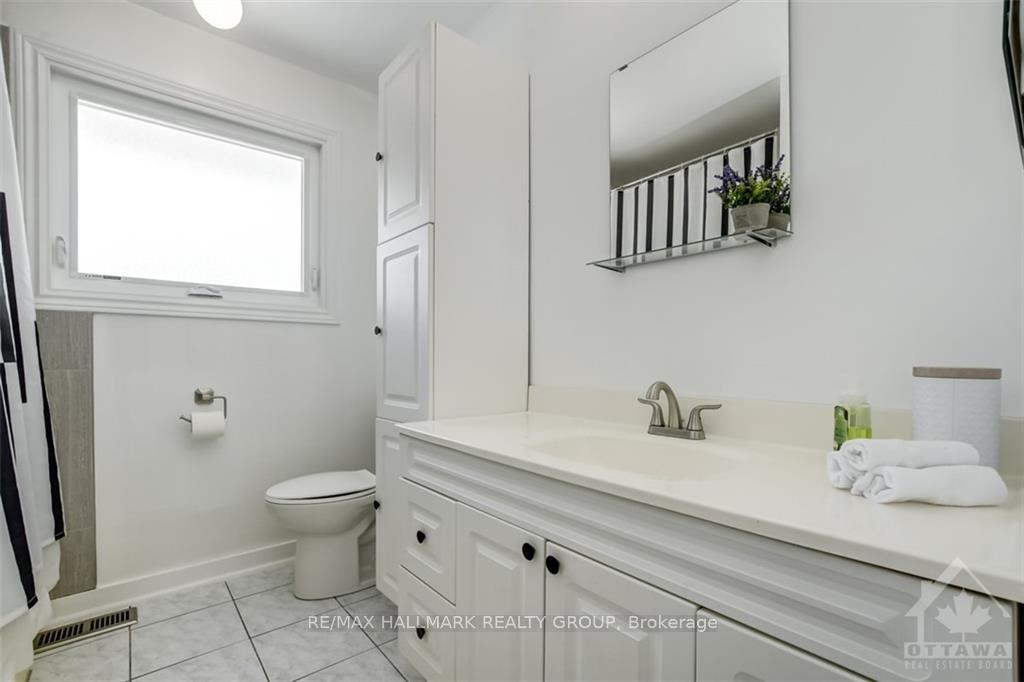 Photo 9 of 52 Cleadon Drive, Ottawa, Crystal Beach — HOMEH