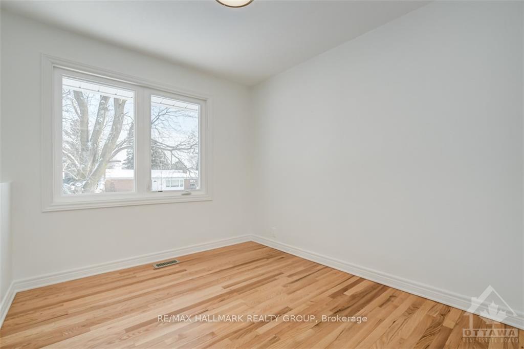 Photo 11 of 52 Cleadon Drive, Ottawa, Crystal Beach — HOMEH