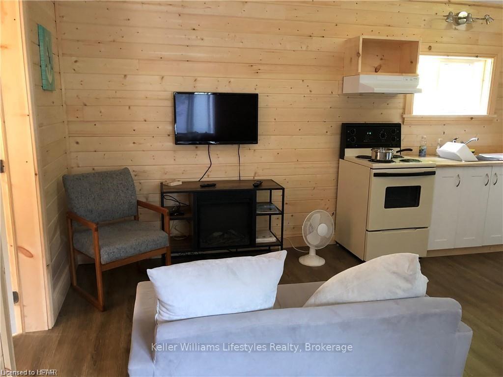 Photo 15 of 5 Victoria Place, Bluewater, Bayfield — HOMEH