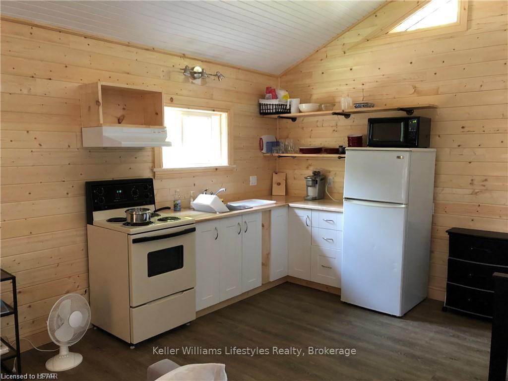 Photo 16 of 5 Victoria Place, Bluewater, Bayfield — HOMEH