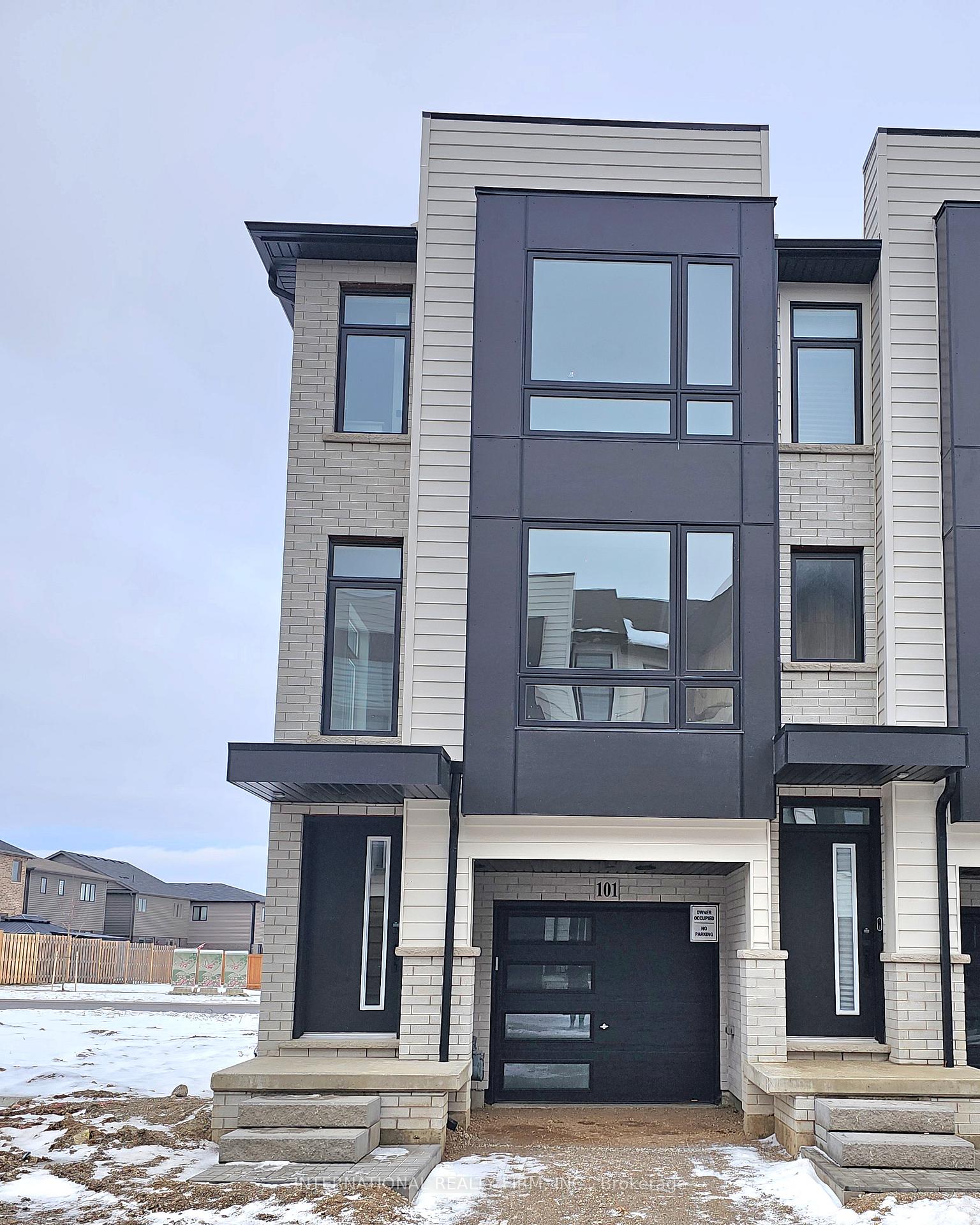 Photo 2 of Unit 101, 55 Tom Brown Drive, Brant, Paris — HOMEH