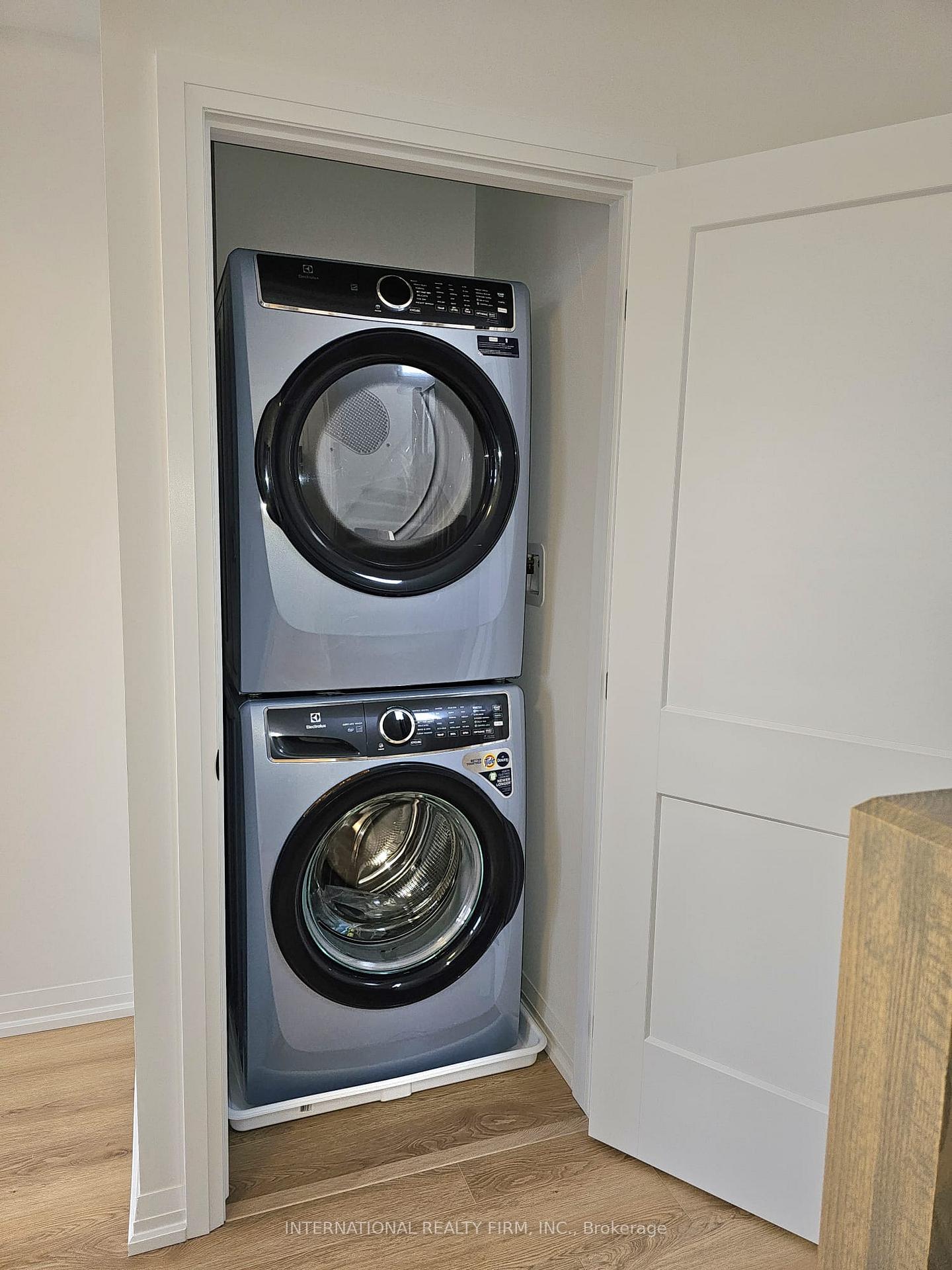 Photo 6 of Unit 101, 55 Tom Brown Drive, Brant, Paris — HOMEH