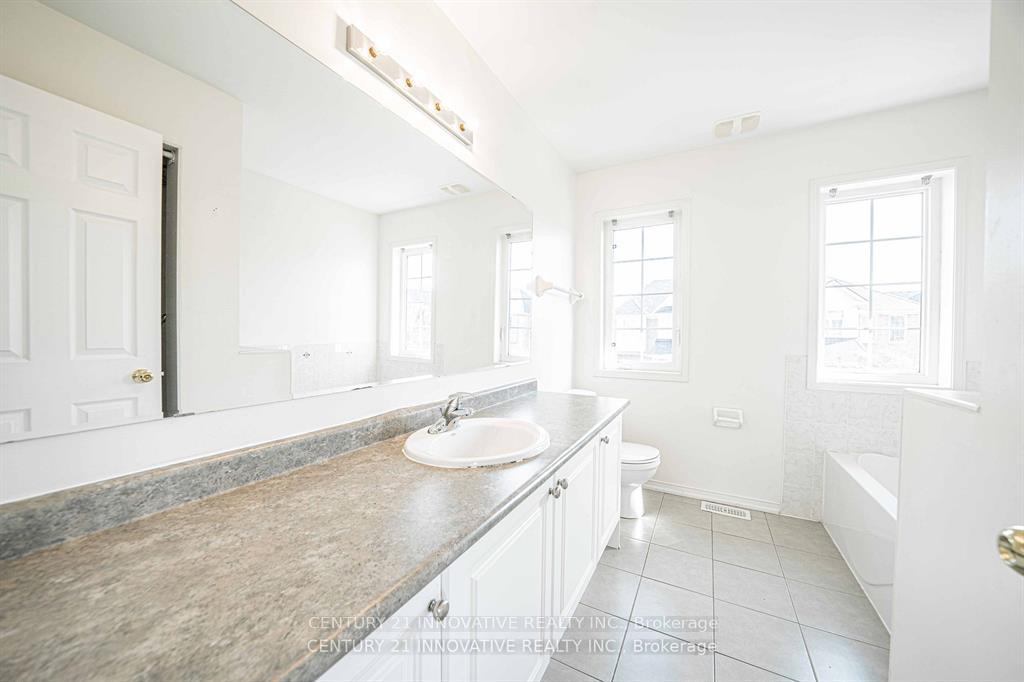 Photo 23 of 11 Barnham Street, Ajax, Central East — HOMEH