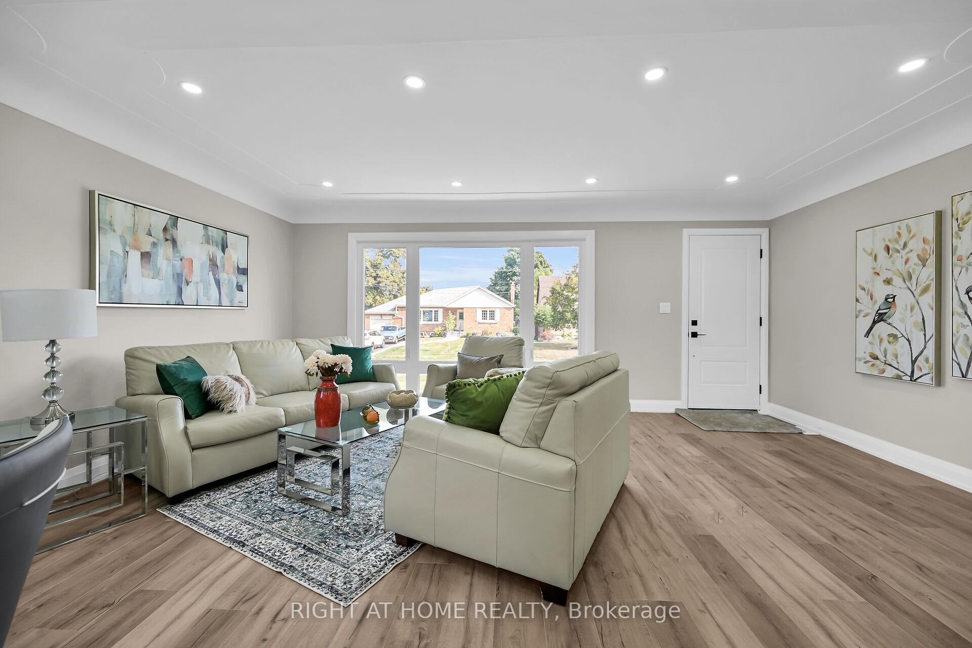 Photo 5 of 4 James Avenue, Hamilton, Stoney Creek — HOMEH