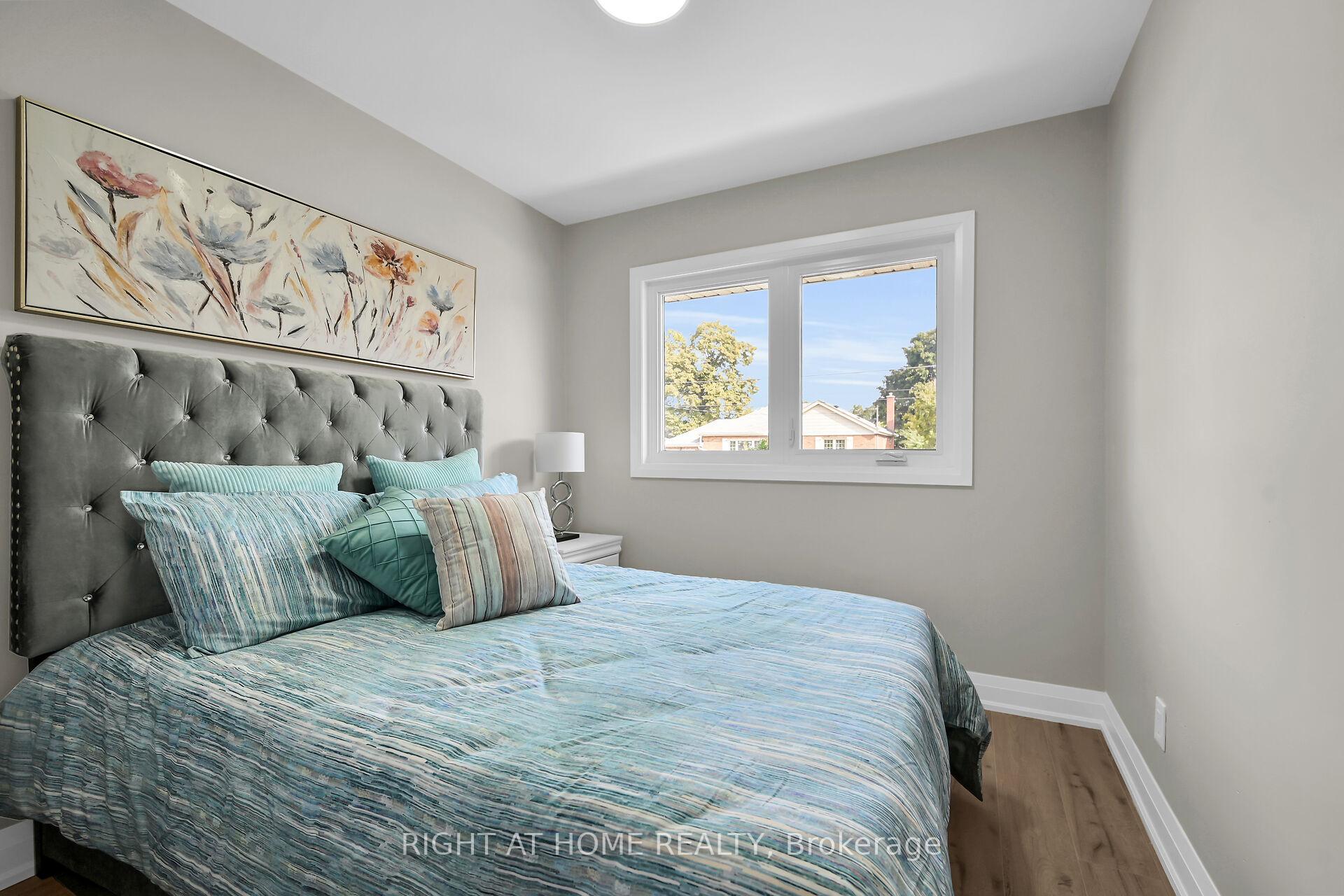 Photo 14 of 4 James Avenue, Hamilton, Stoney Creek — HOMEH