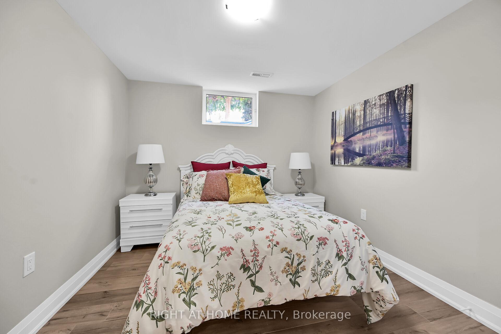 Photo 21 of 4 James Avenue, Hamilton, Stoney Creek — HOMEH