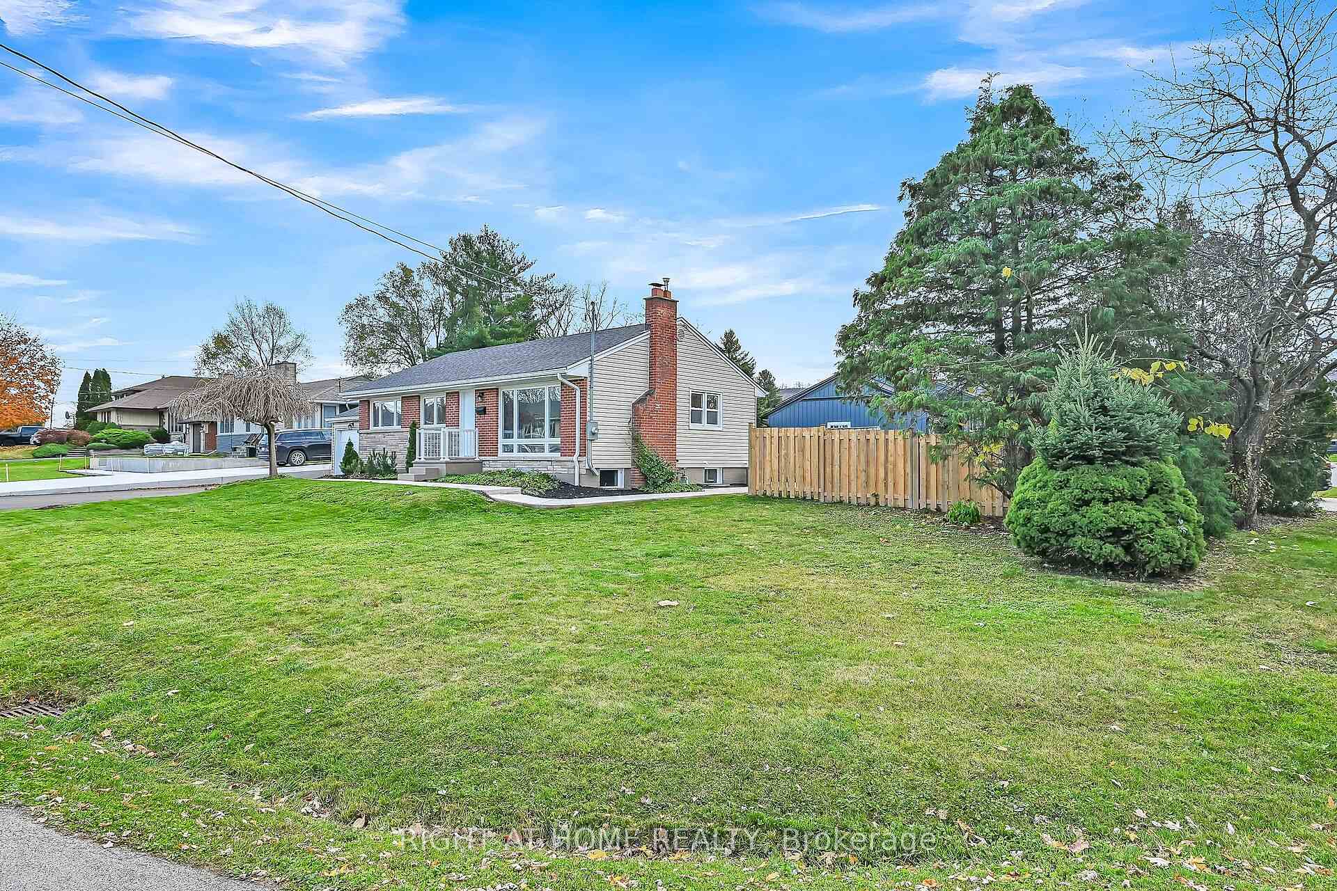 Photo 24 of 4 James Avenue, Hamilton, Stoney Creek — HOMEH