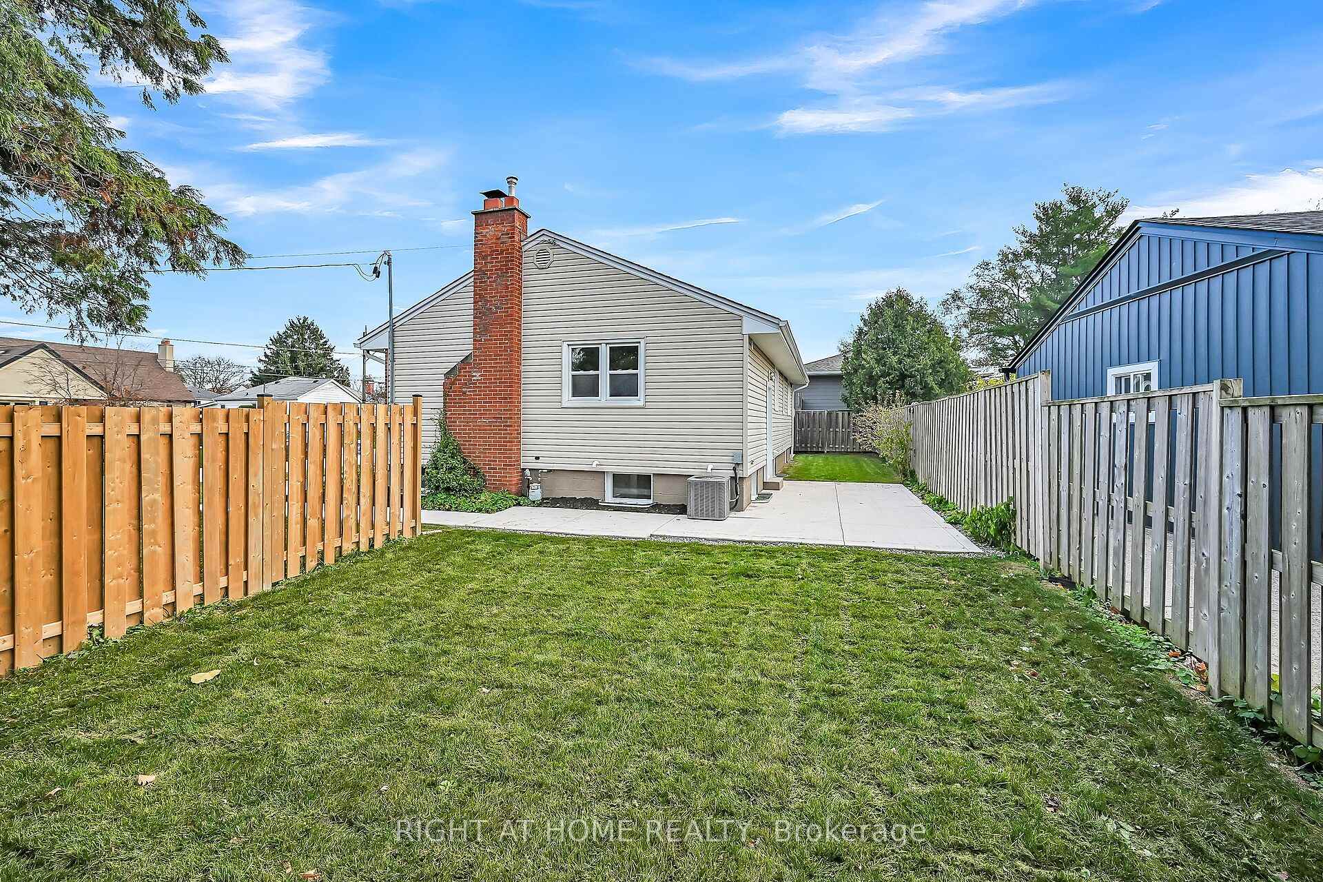 Photo 26 of 4 James Avenue, Hamilton, Stoney Creek — HOMEH