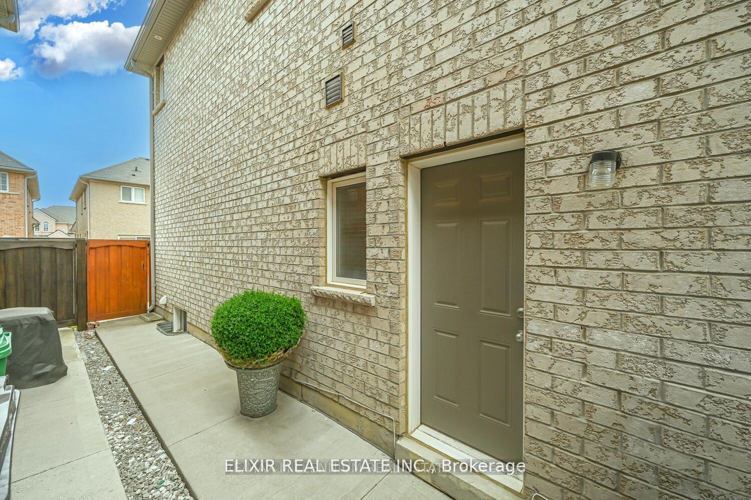 Front of 55 Daden Oaks Drive