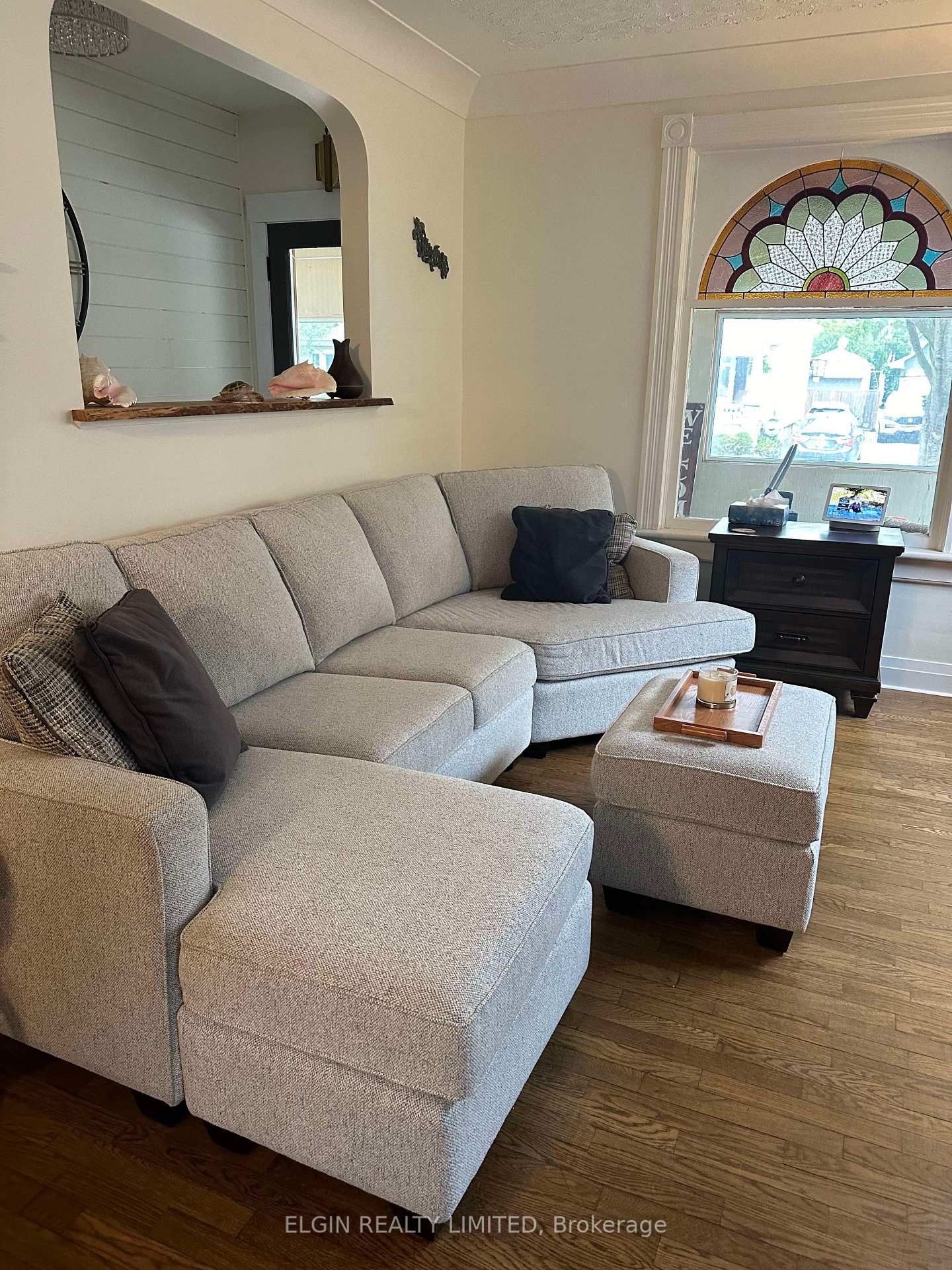 Photo 4 of 13 Maple Street, St. Thomas — HOMEH