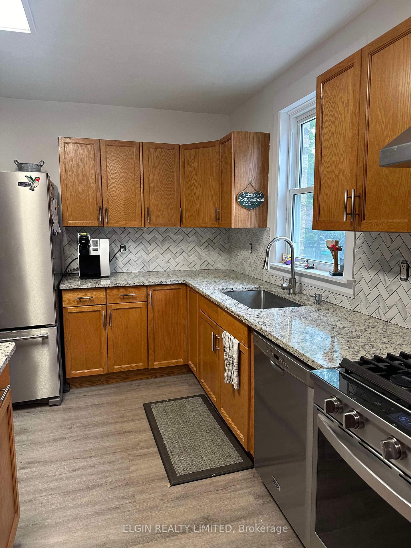 Photo 7 of 13 Maple Street, St. Thomas — HOMEH