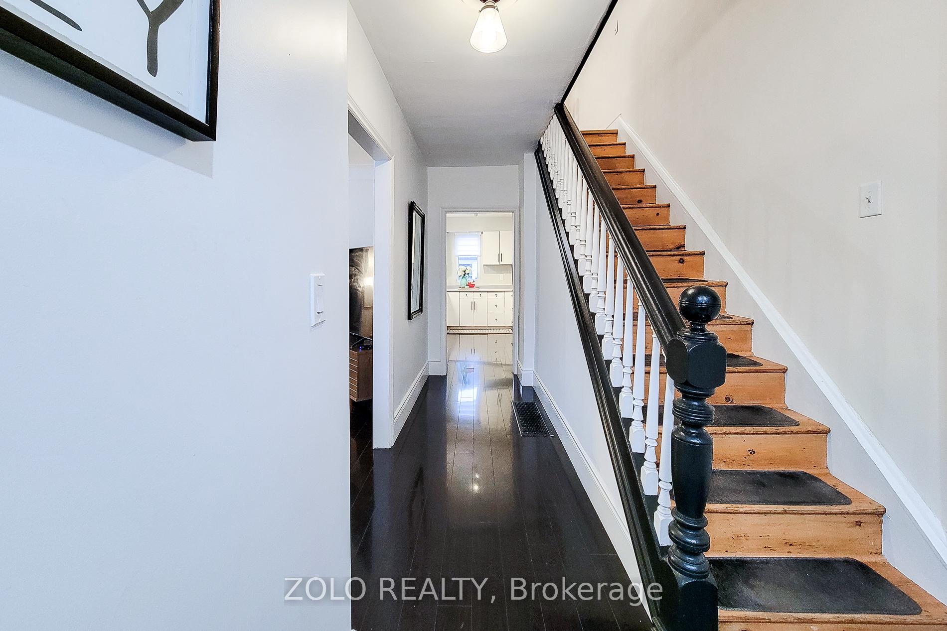Photo 3 of 45 Robins Avenue, Hamilton, Crown Point — HOMEH
